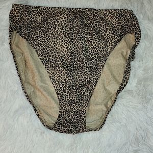 VINTAGE WARNER'S ANIMAL PRINT SILKY PANTIES